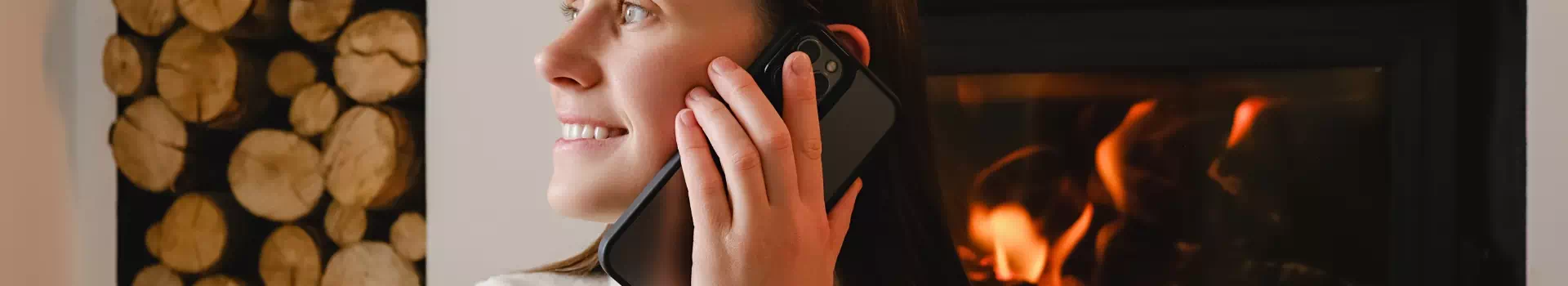 kobieta dzwoniąca przez telefon